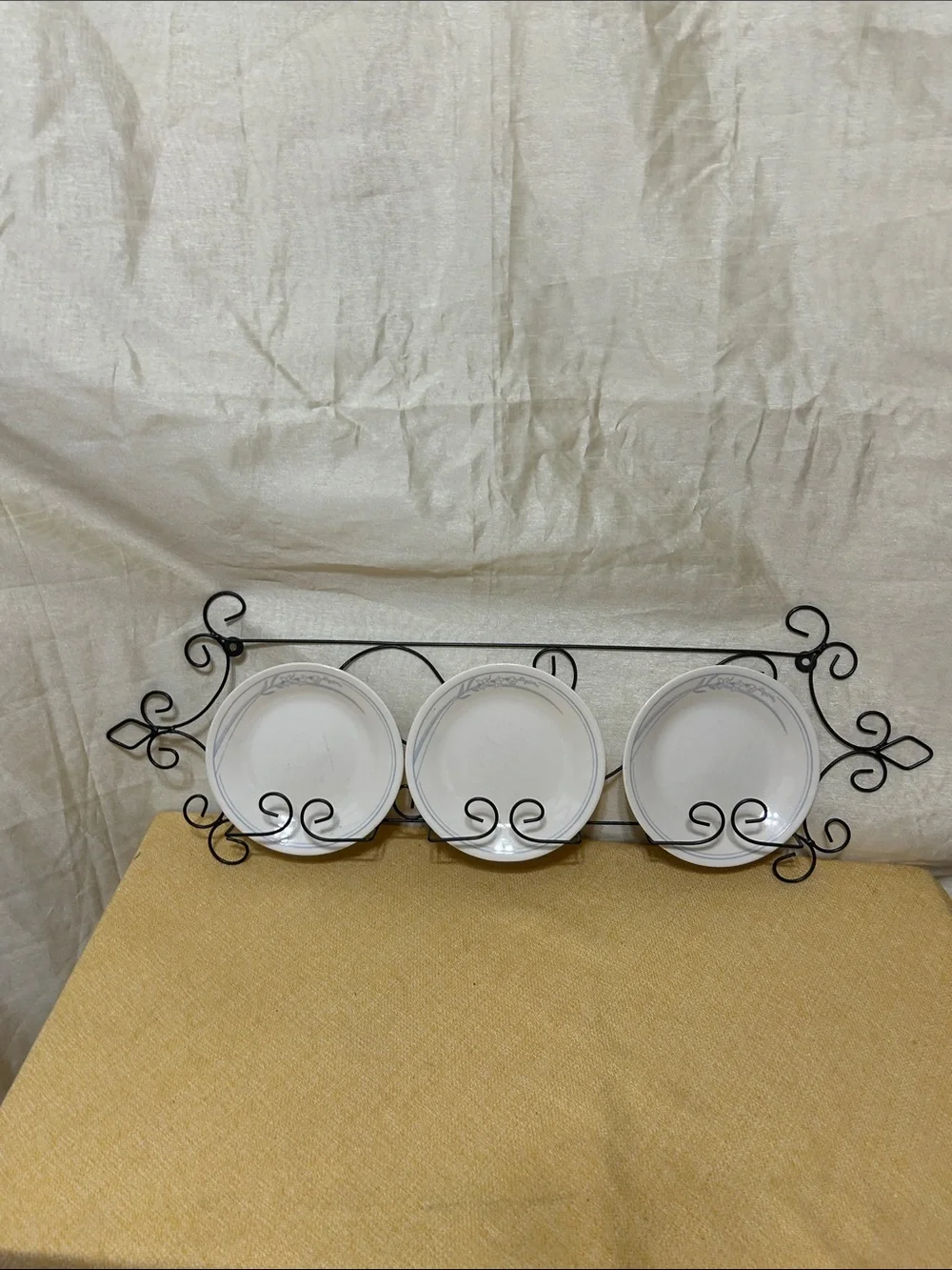 Black Metal Horizontal Petite Wall Plate Rack